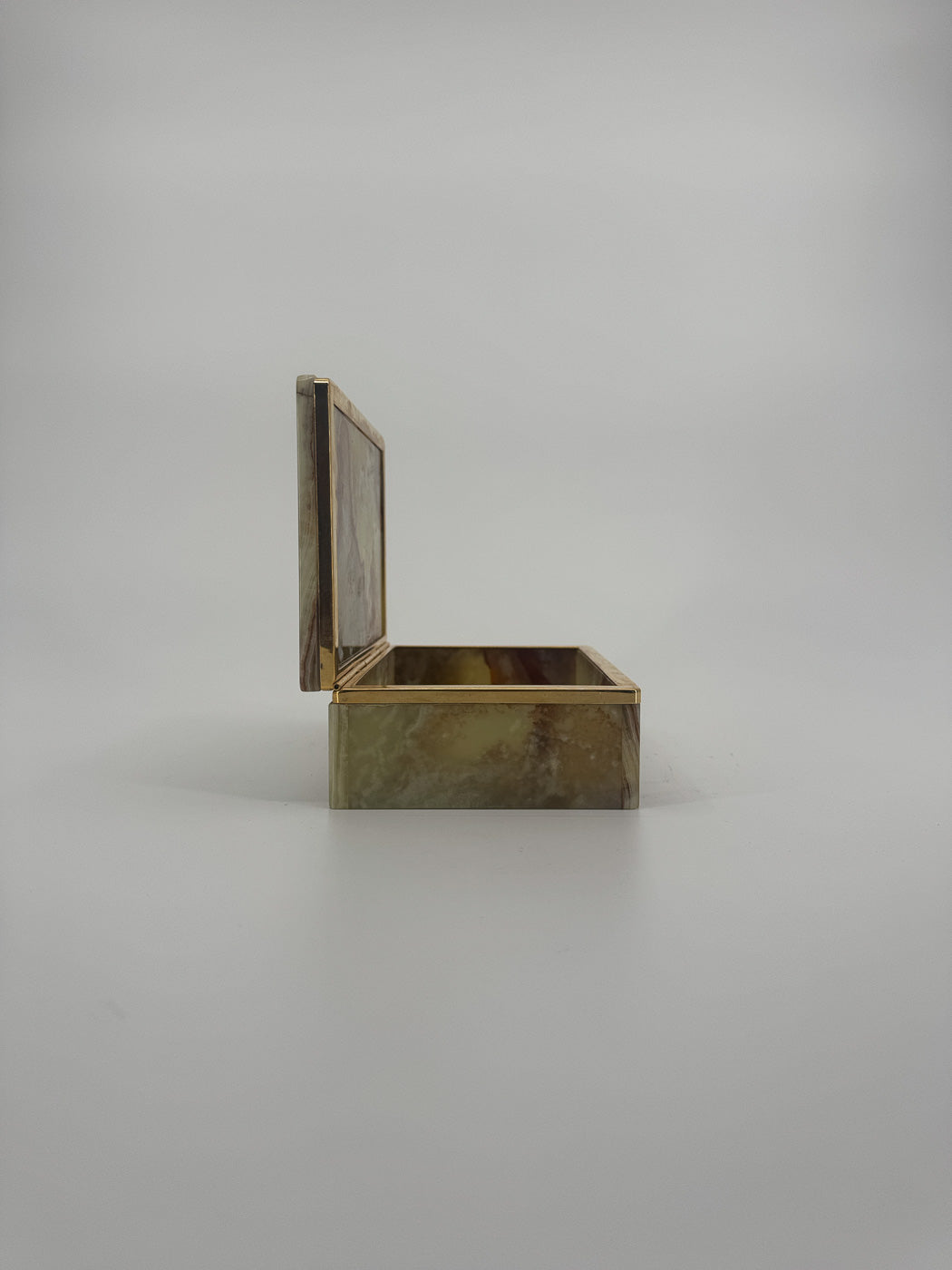Onyx Box